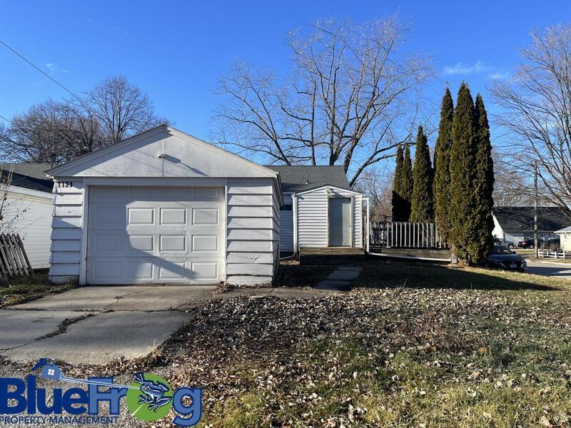 1131 S Greenwood Ave - Photo 3 of 16