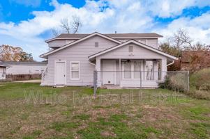 featured image of 200 W Caroline St #A