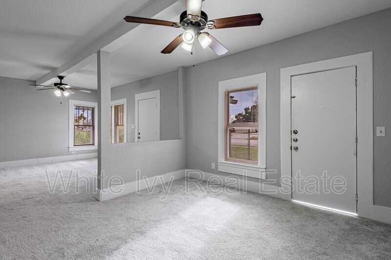 200 W Caroline St #A - Photo 5 of 31