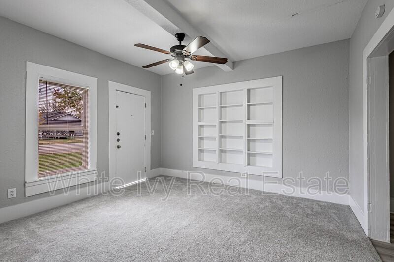 200 W Caroline St #A - Photo 6 of 31