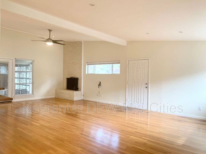 501 Nottingham Dr - Photo 4 of 27