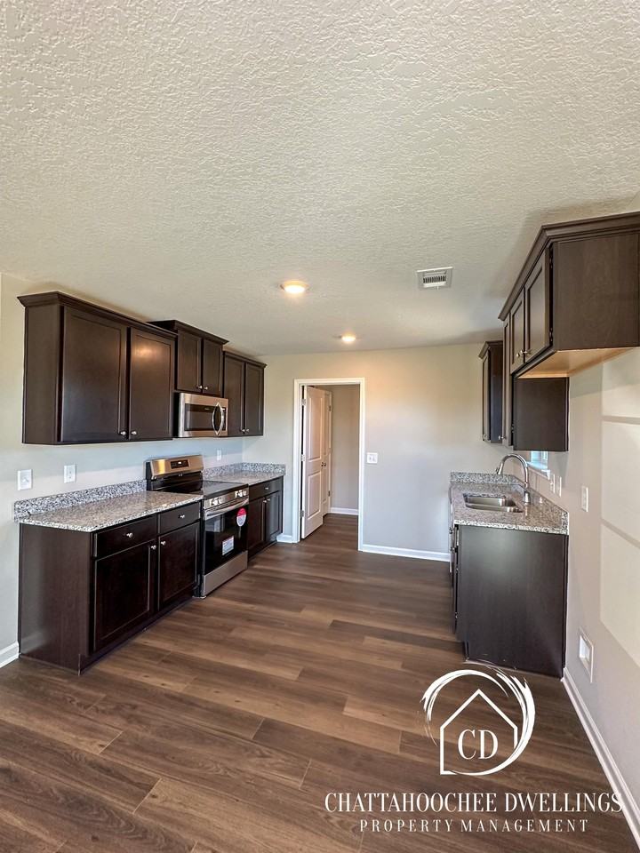 6379 Sandy Bottom Drive - Photo 2 of 8