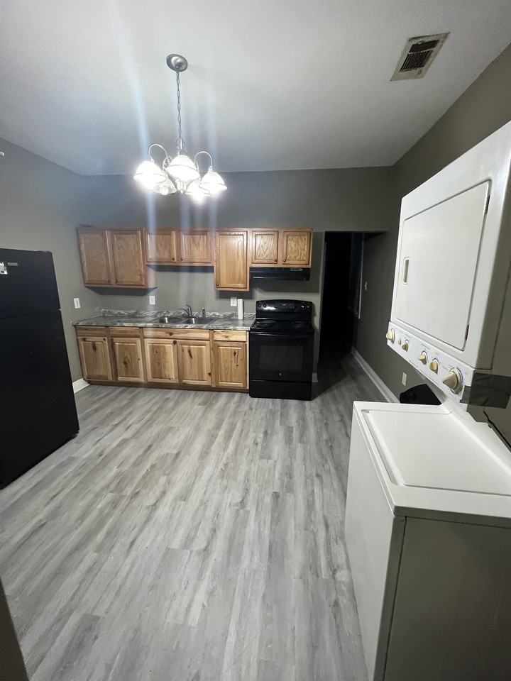 2602 Annette Street - Photo 3 of 12