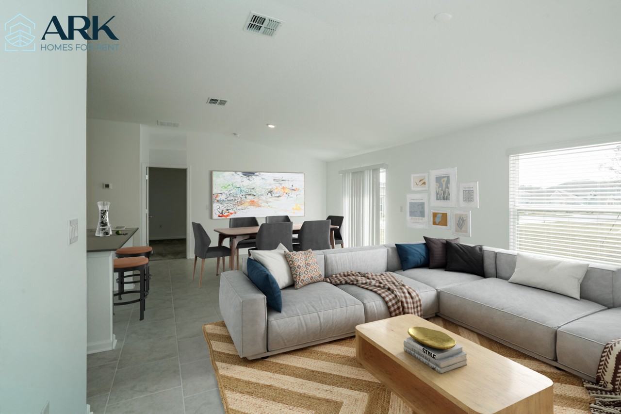 211 Pershing St - Photo 3 of 17