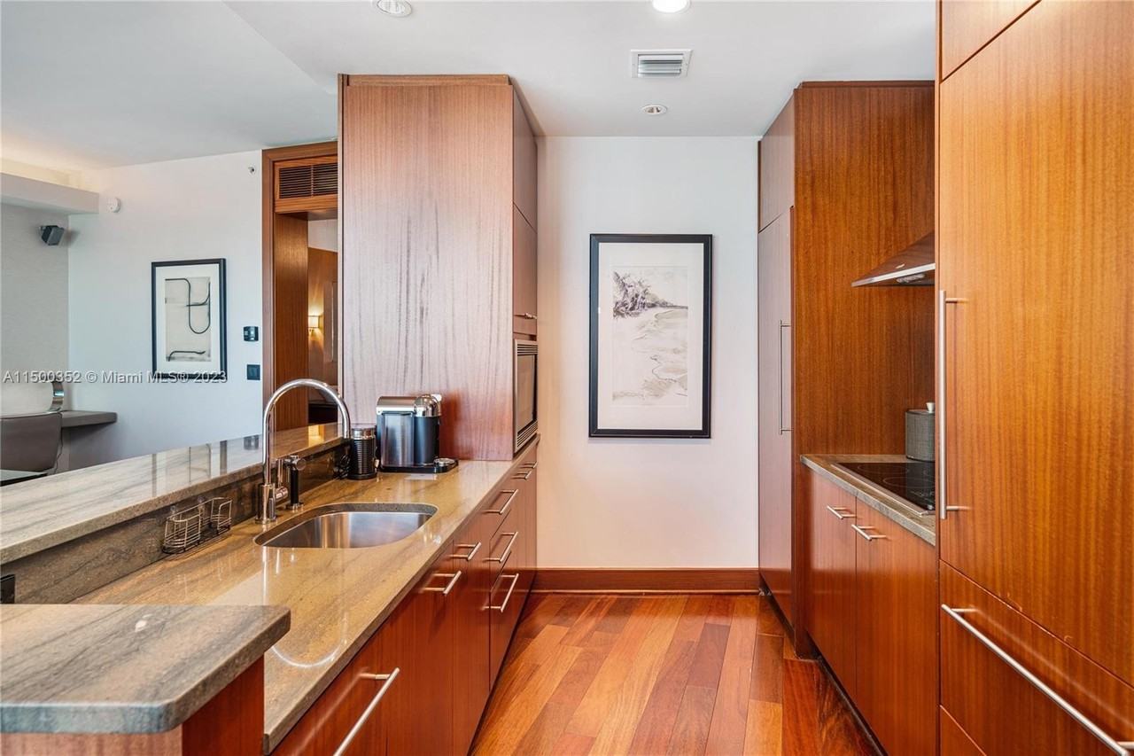 10295 Collins Ave #121716 - Photo 5 of 33