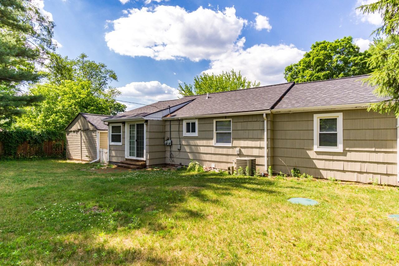 193 Starling St #NA - Photo 2 of 22