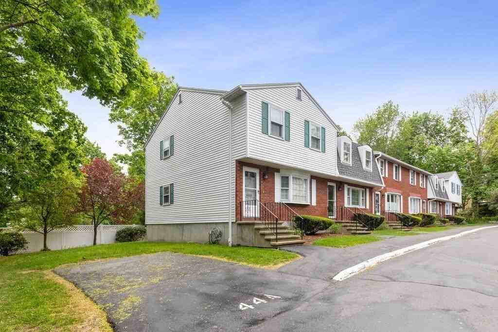 44 Salem St #A - Photo 2 of 20