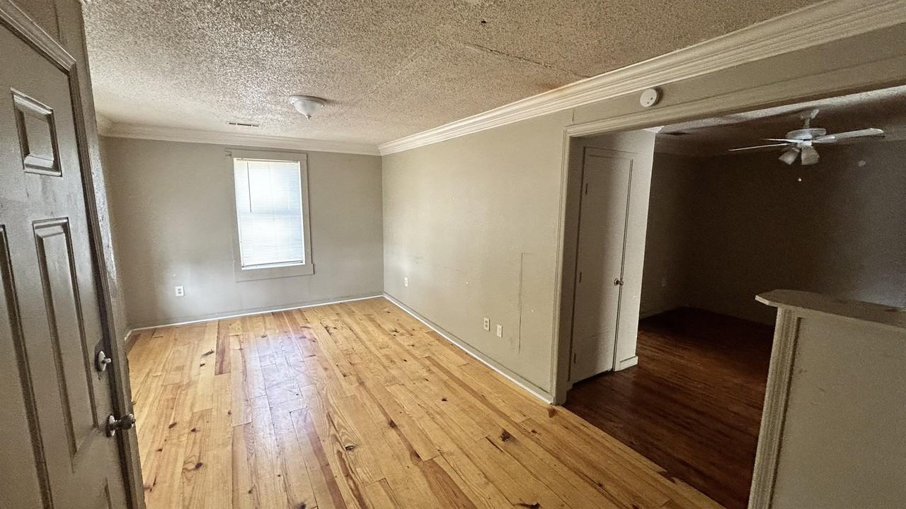 1902 N 15th St #1 - Photo 2 of 8