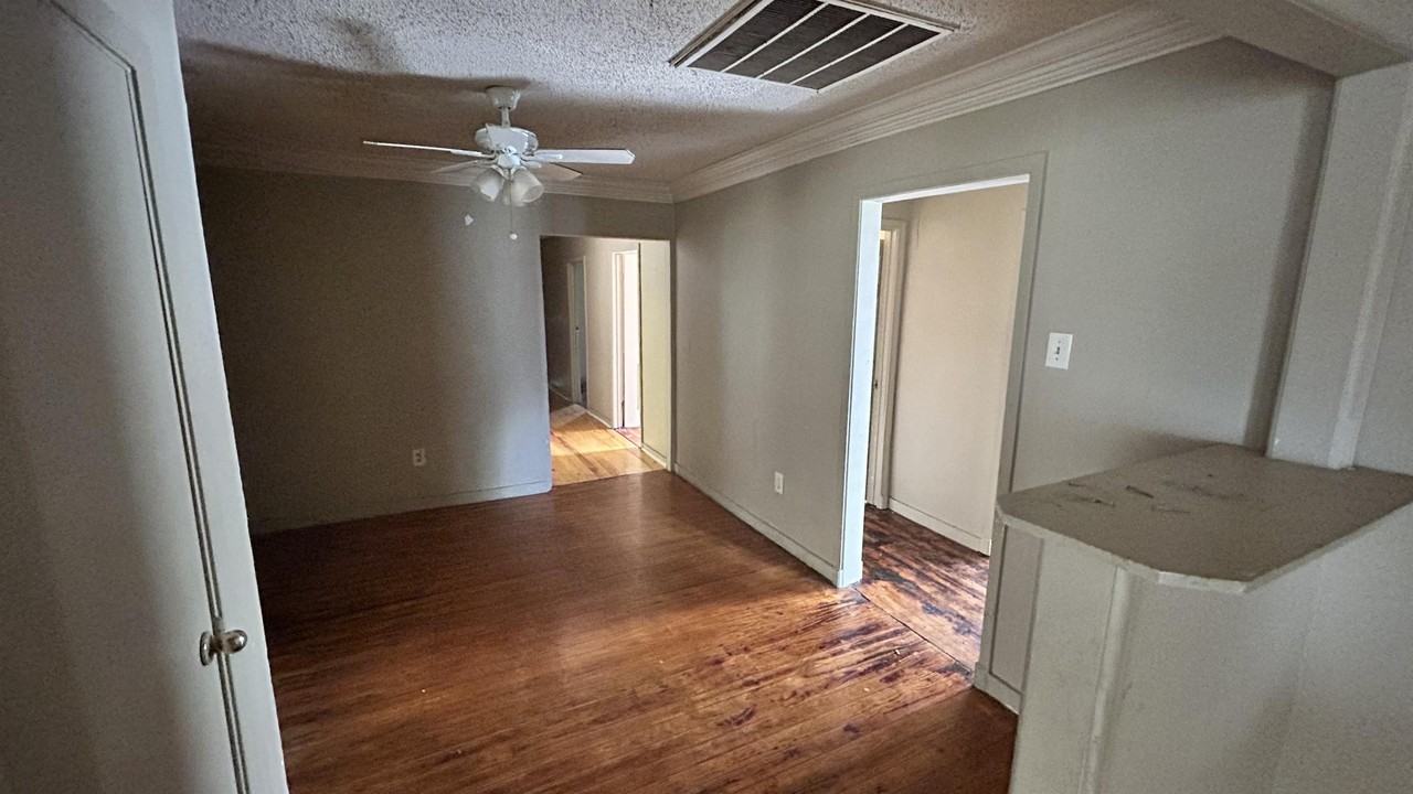 1902 N 15th St #1 - Photo 5 of 8