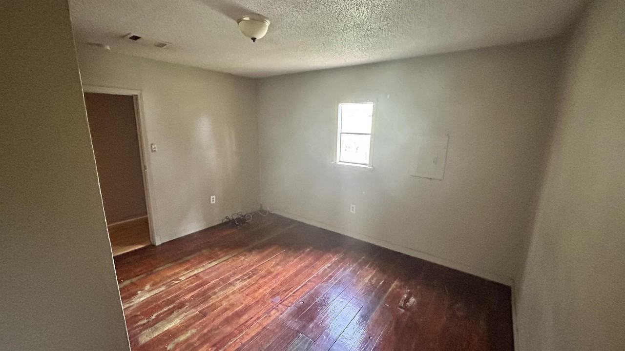 1902 N 15th St #1 - Photo 7 of 8