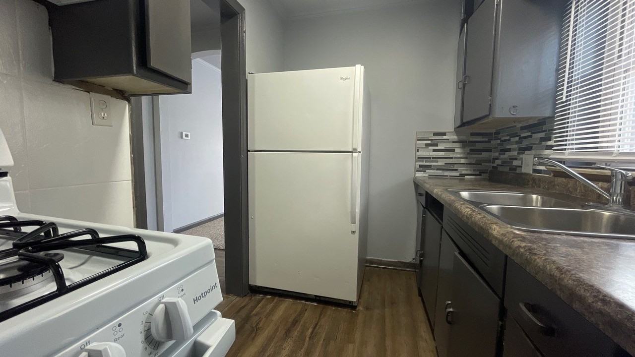 1716 E Street - 1 #1 - Photo 2 of 7