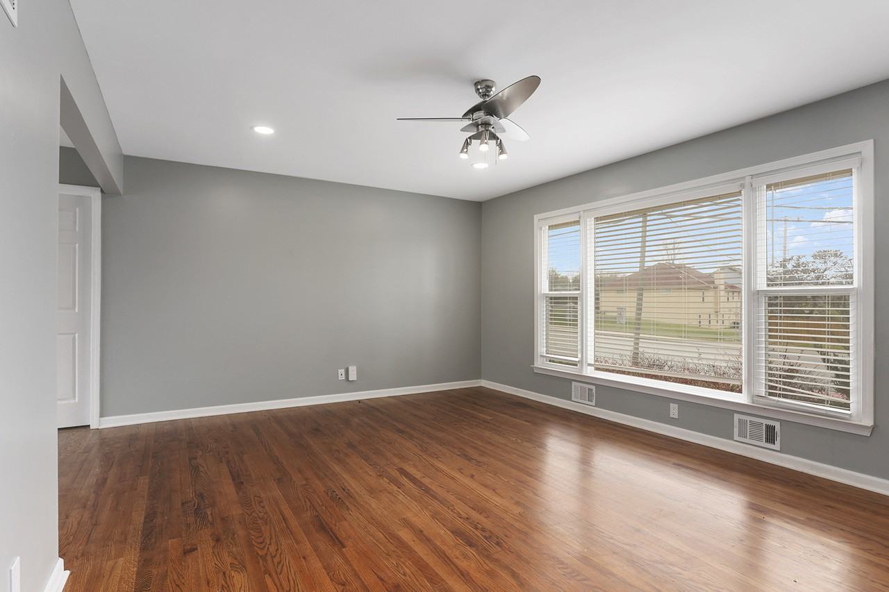 1306 Sw 3rd St #1 - Photo 5 of 41