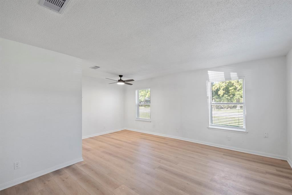 700 Lyle West Ave #A - Photo 2 of 37