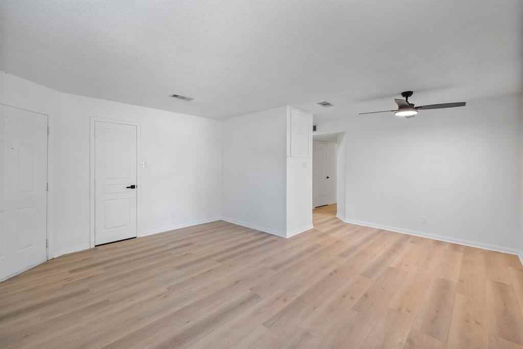 700 Lyle West Ave #A - Photo 3 of 37