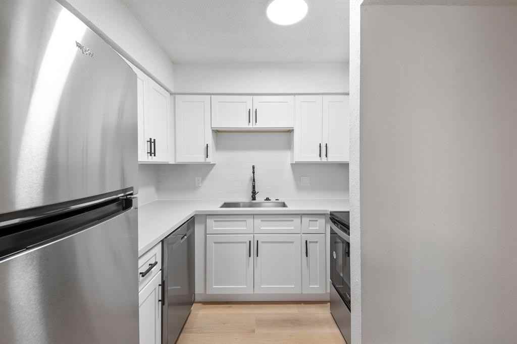 700 Lyle West Ave #A - Photo 6 of 37
