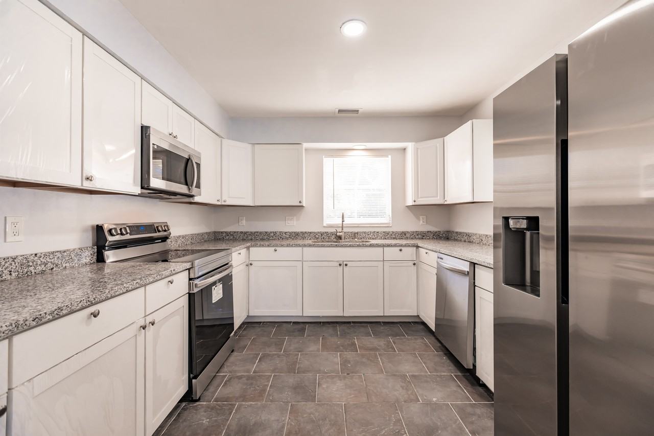 11065 Waterford Ave #1 - Photo 7 of 36