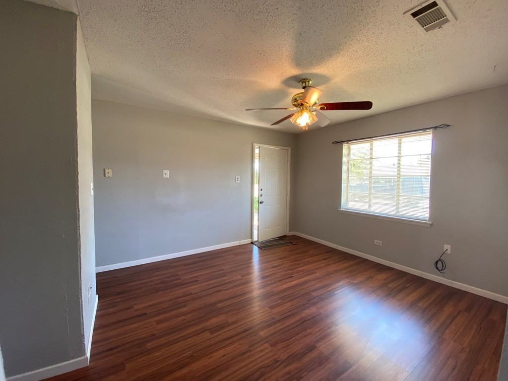 3214 W Kansas Ave #A - Photo 3 of 12