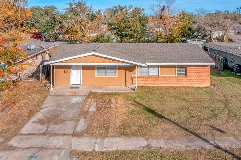 1305 Sunset Dr 1, Lake Charles, LA 70607 4 Bedroom House for 1,250