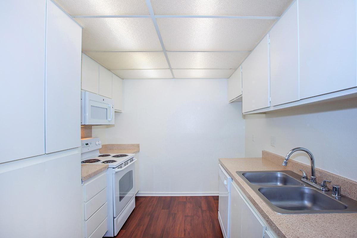 1311 S Highland Ave - Photo 2 of 41