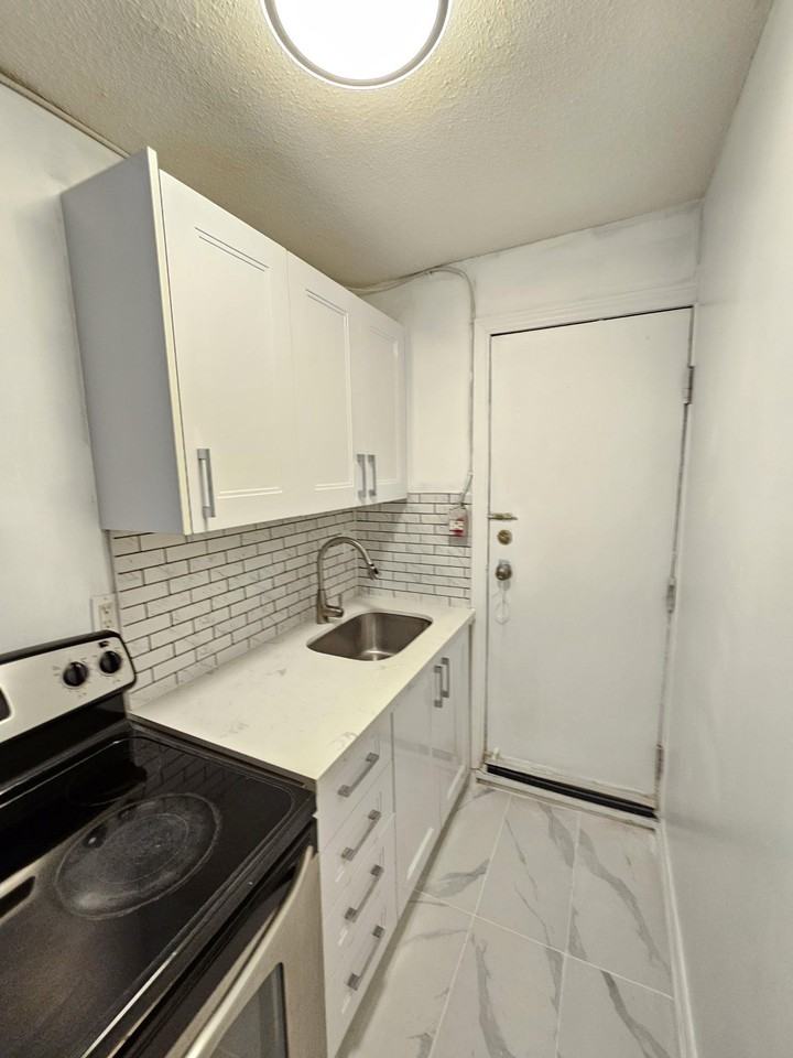 145 East Avenue North #5 - Photo 4 of 27
