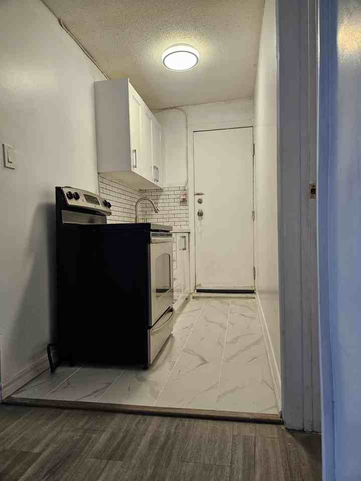 145 East Avenue North #5 - Photo 5 of 27
