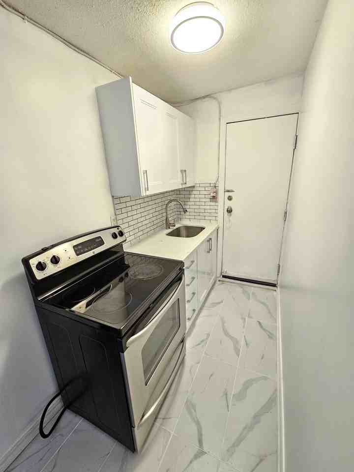 145 East Avenue North #5 - Photo 6 of 27
