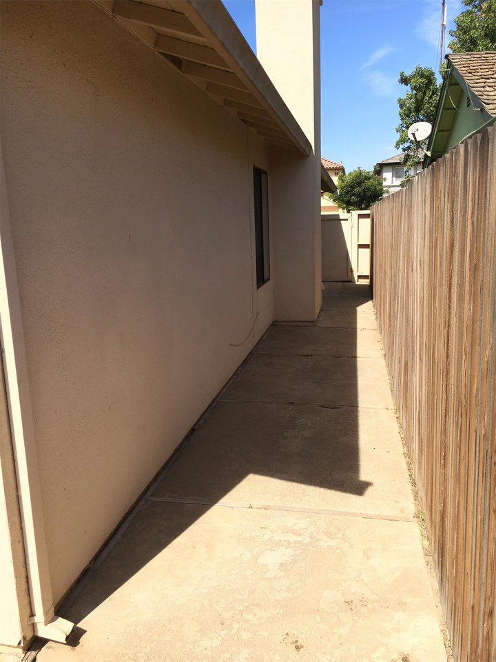 785 Cherry Ave - Photo 2 of 50