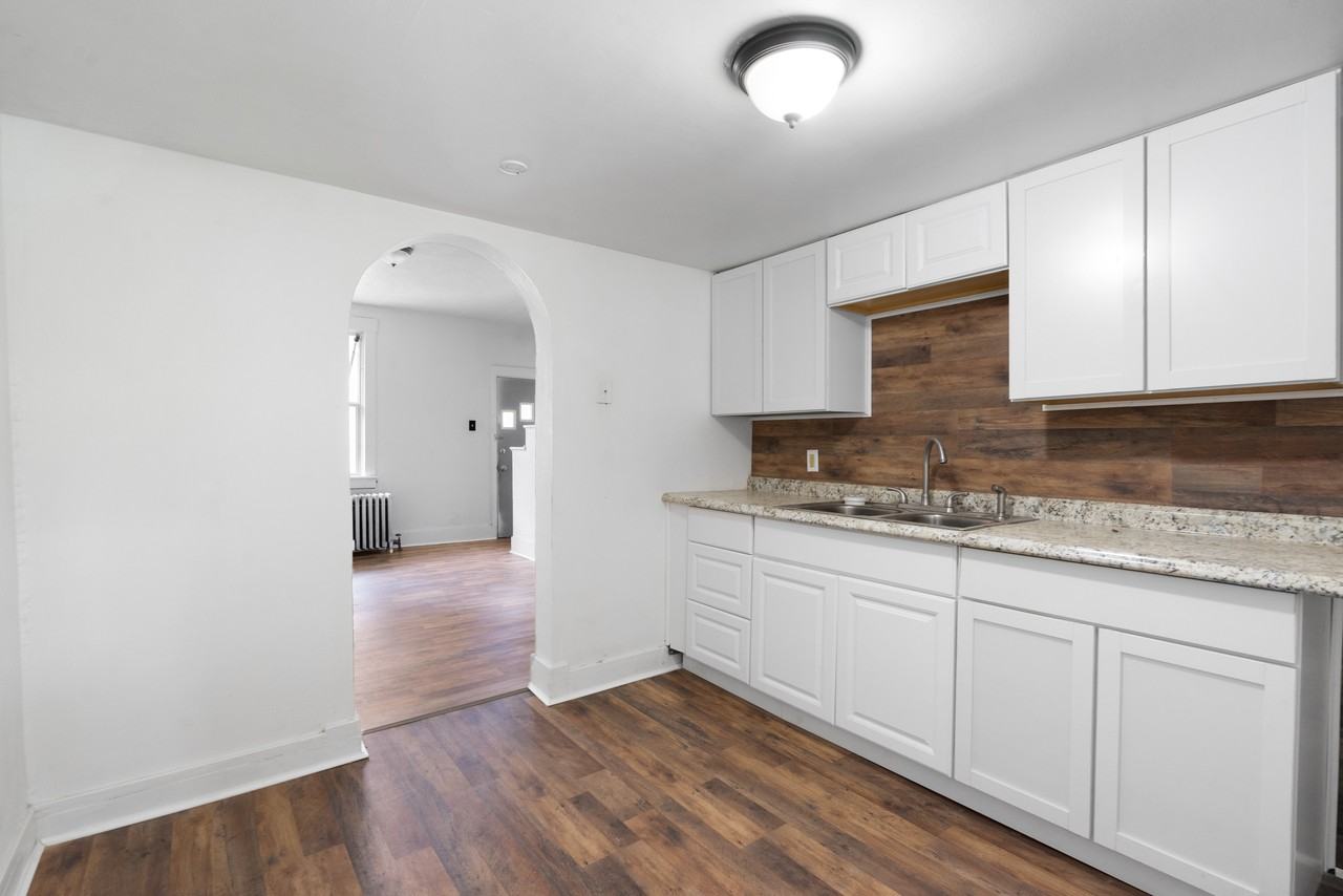 1214 Rebecca St - Photo 3 of 19