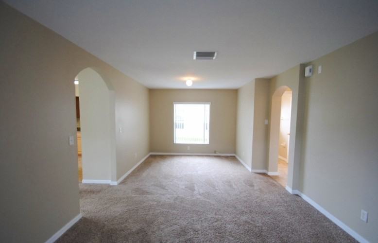 18246 Snowdonia Dr - Photo 2 of 15