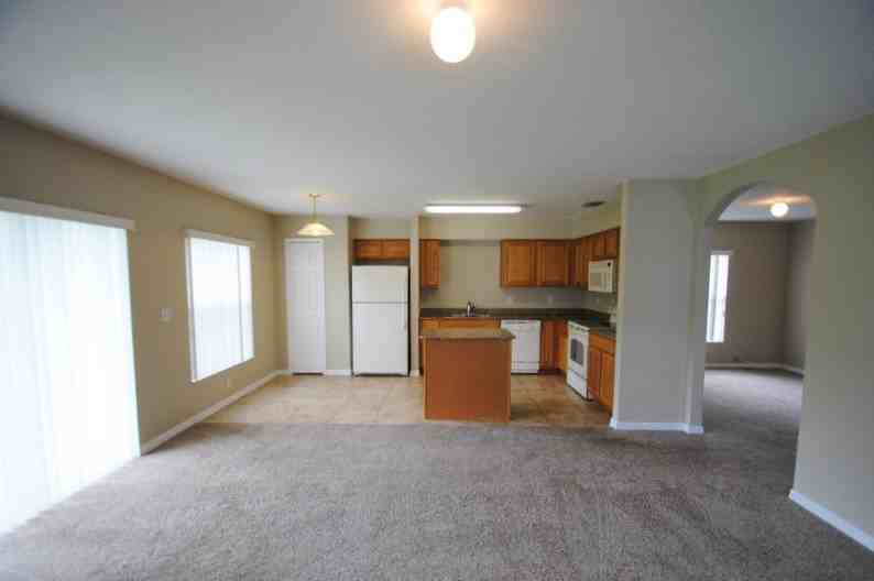 18246 Snowdonia Dr - Photo 3 of 15