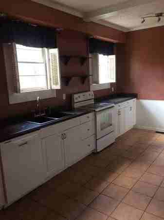 902 W 2nd Ave #15097441 - Photo 3 of 11