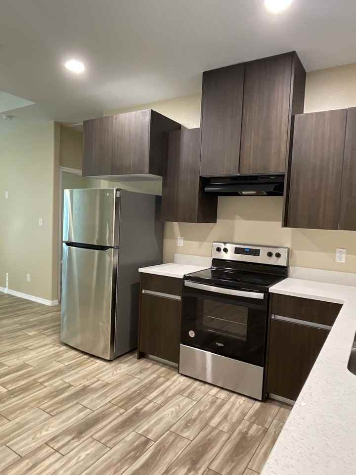 1012 W La Pointe Ave #4 - Photo 4 of 10