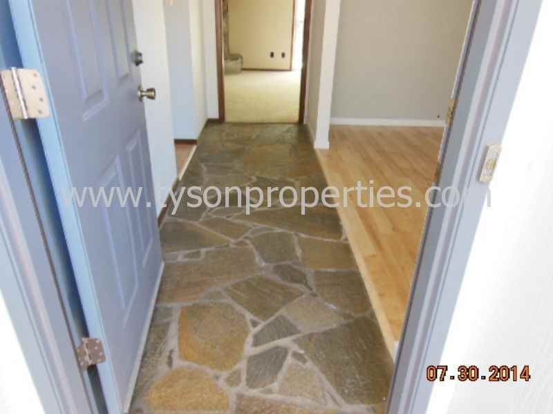 9615 Admiral Dewey Ave NE - Photo 2 of 14