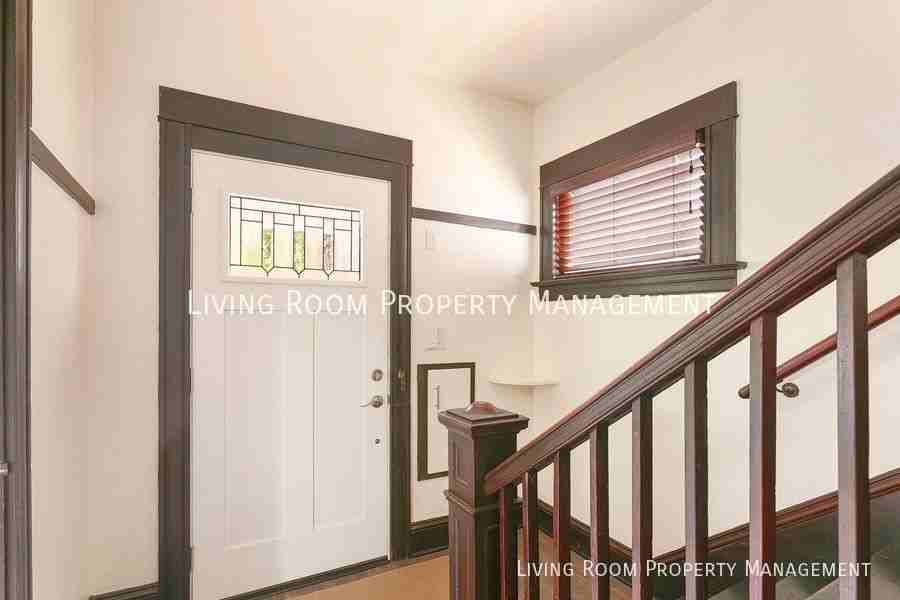 536 Ne San Rafael St - Photo 2 of 15