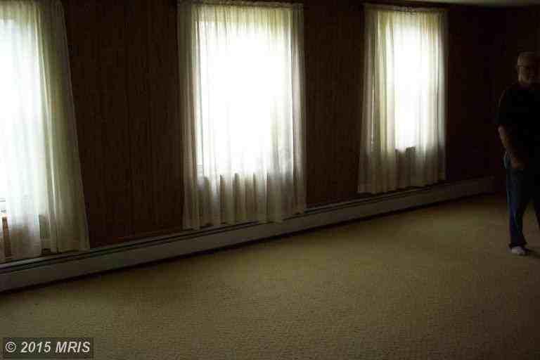 1514 Henry Ln - Photo 3 of 17