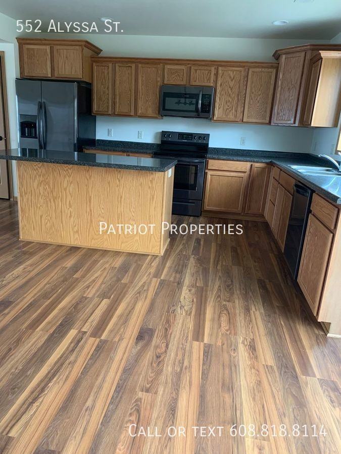 552 Alyssa St - Photo 2 of 28