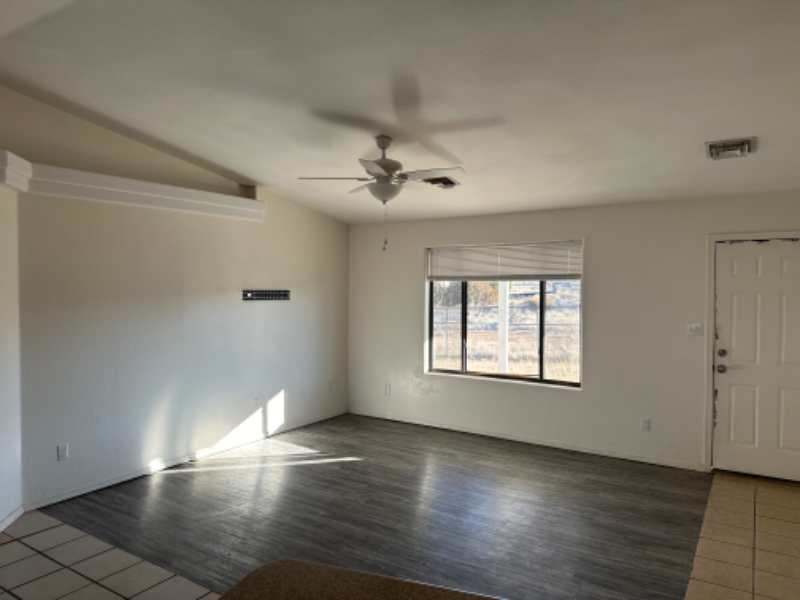 1034 W 7th St S - Photo 3 of 17