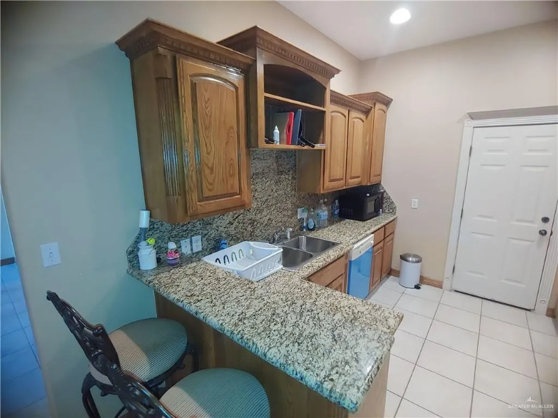 807 Tara Dr - Photo 3 of 18