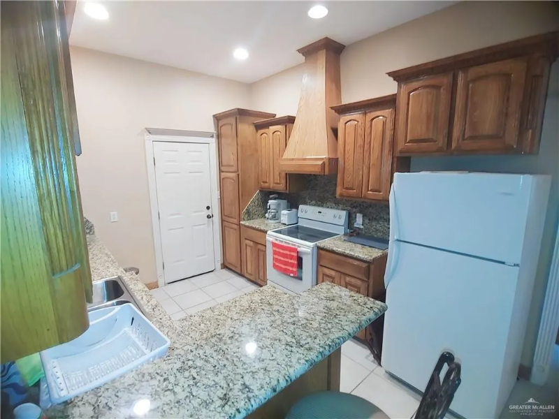 807 Tara Dr - Photo 4 of 18