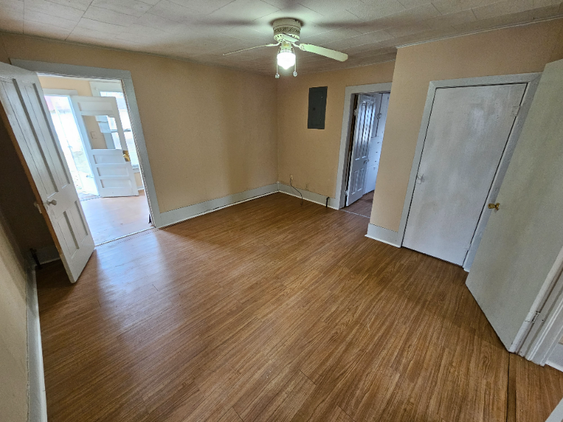 1022 Carolina St - Photo 3 of 6