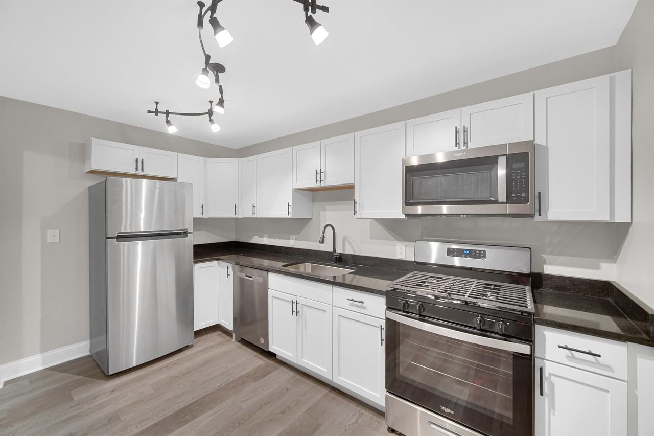 215 East Street - 3 #3 - Photo 2 of 13