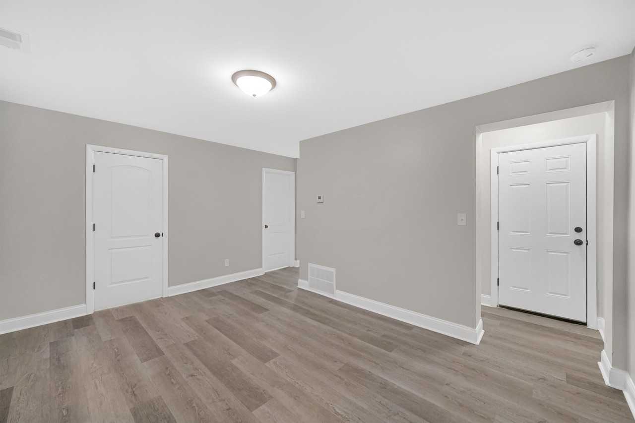 215 East Street - 4 #4 - Photo 6 of 12