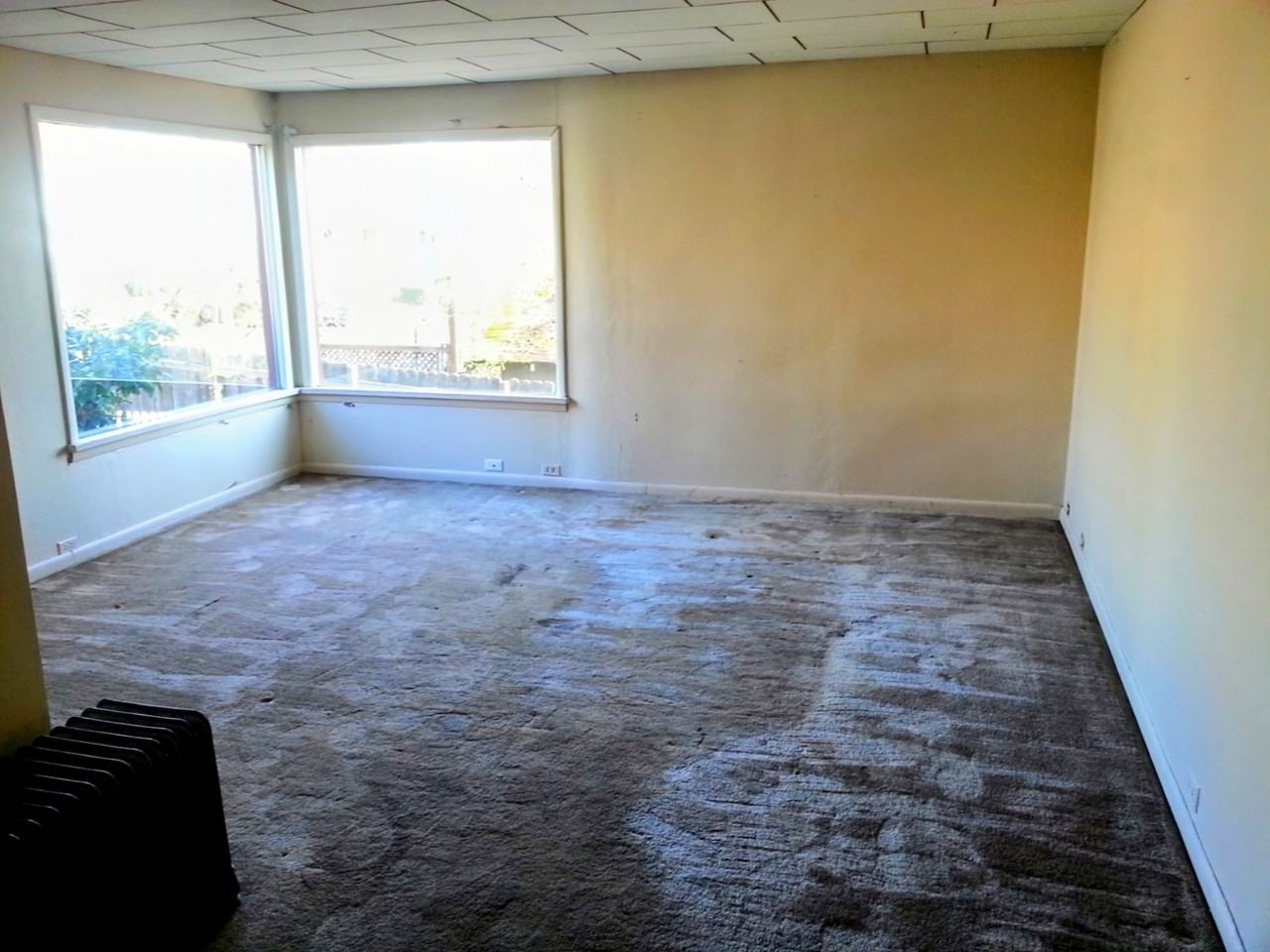 107 Ne 43rd St #2 - Photo 2 of 16