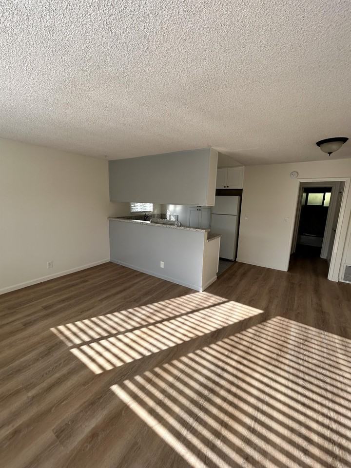 E Yanonali St #6 - Photo 7 of 8