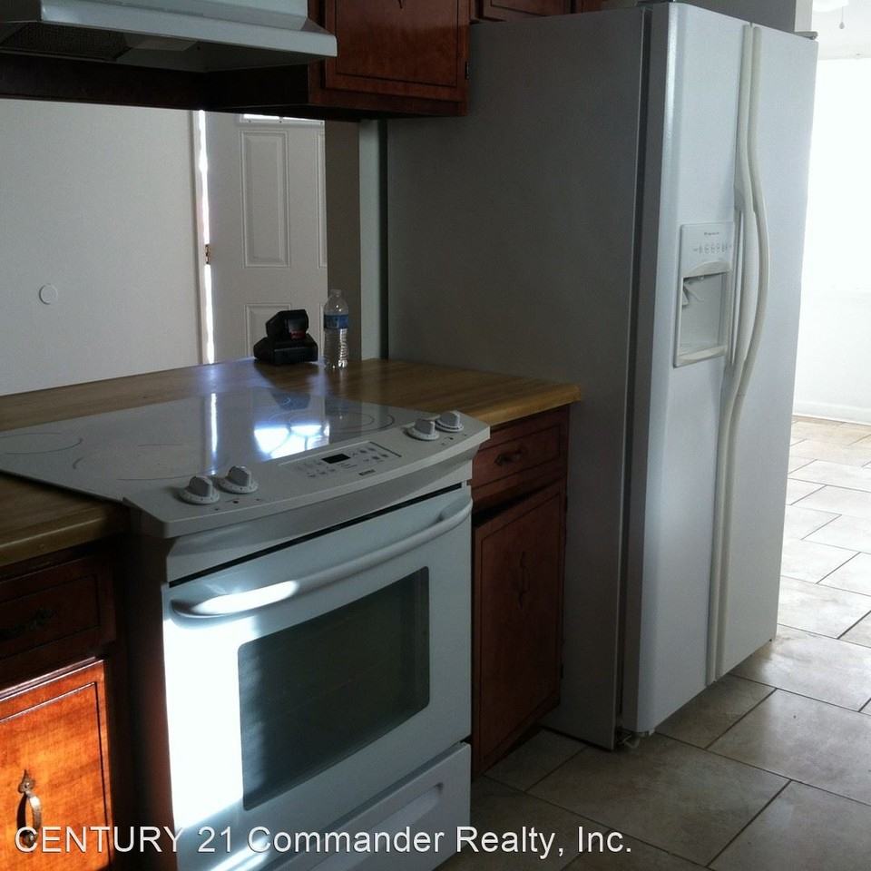 2512 Johnson Dr - Photo 2 of 7