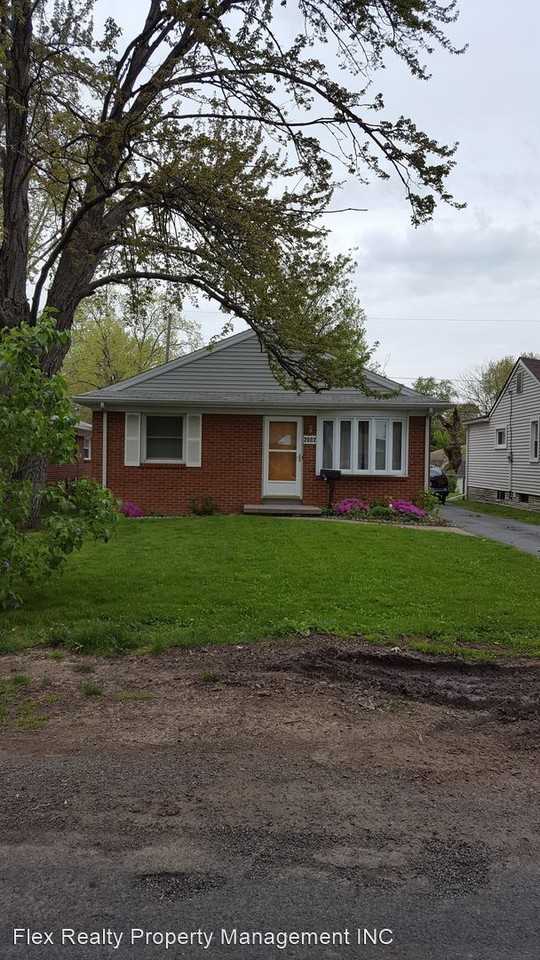 2002 Christian Ave - Photo 2 of 16