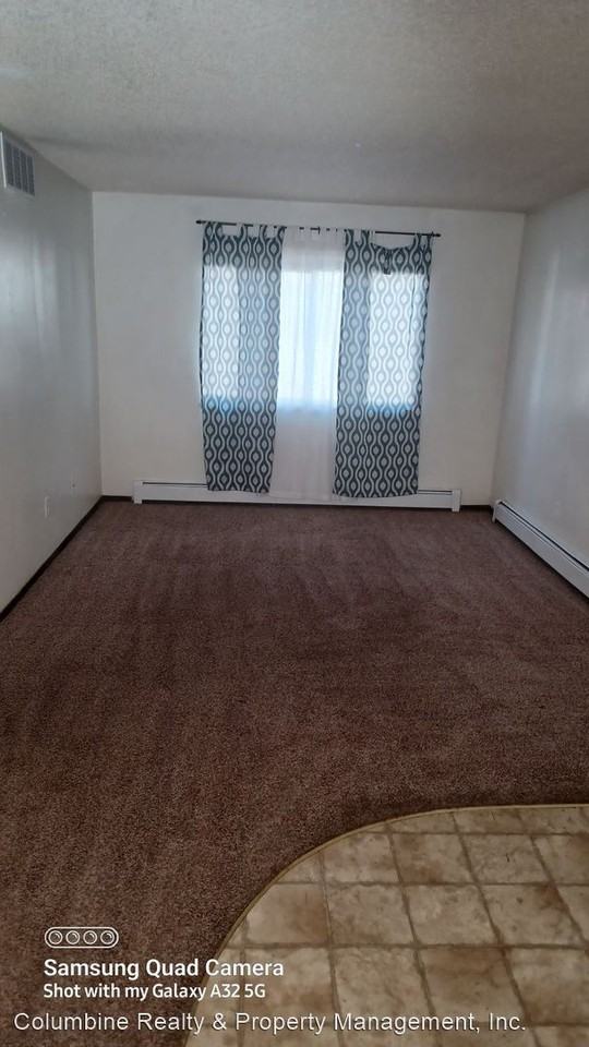 2852 1/2 Belford Ave - Photo 2 of 8