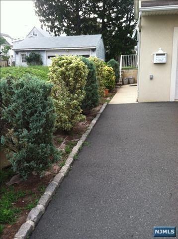 324 1st St - Photo 2 of 9