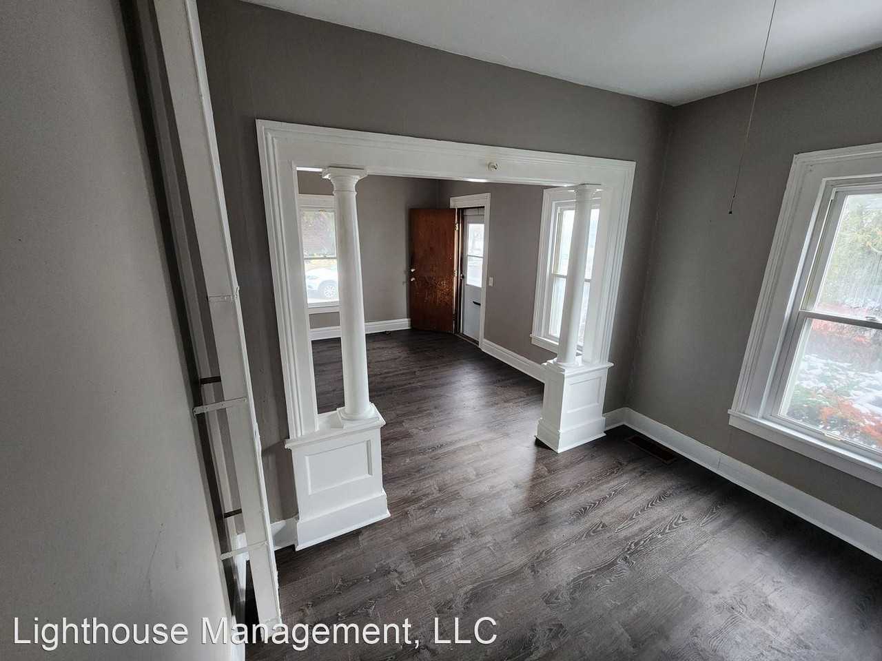 450 Magnolia St - Photo 3 of 14