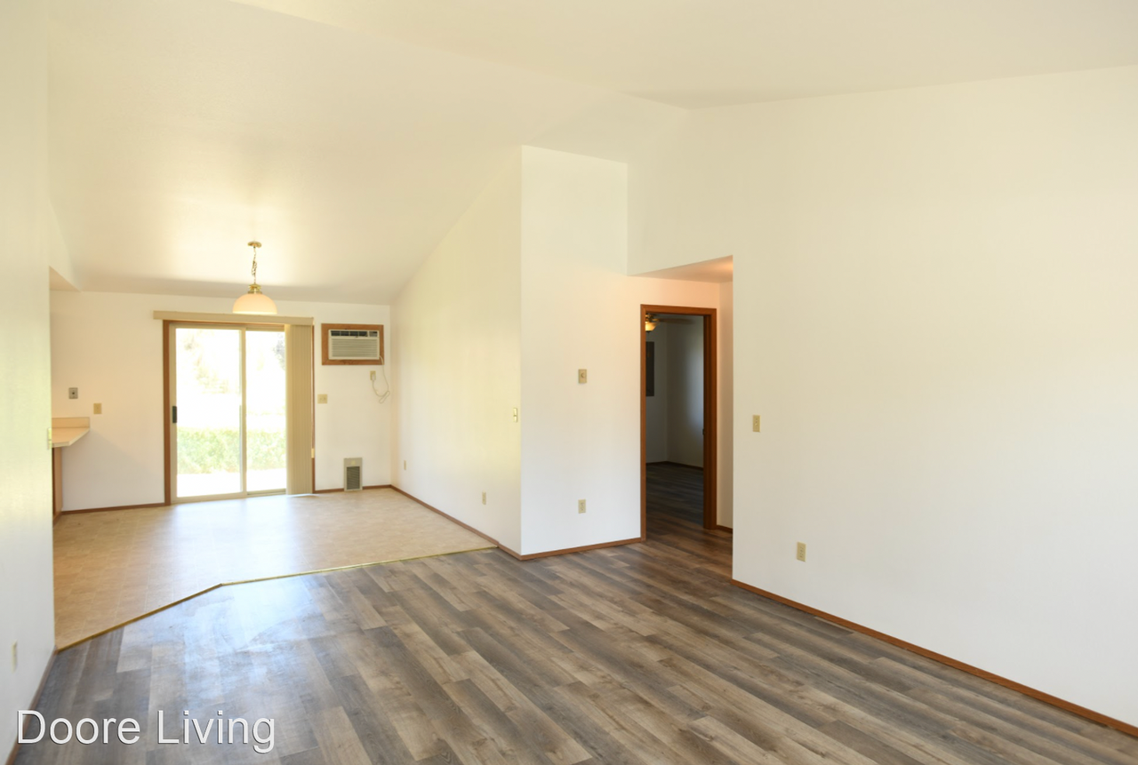 7204 - 7223 Willow Court - Photo 3 of 17